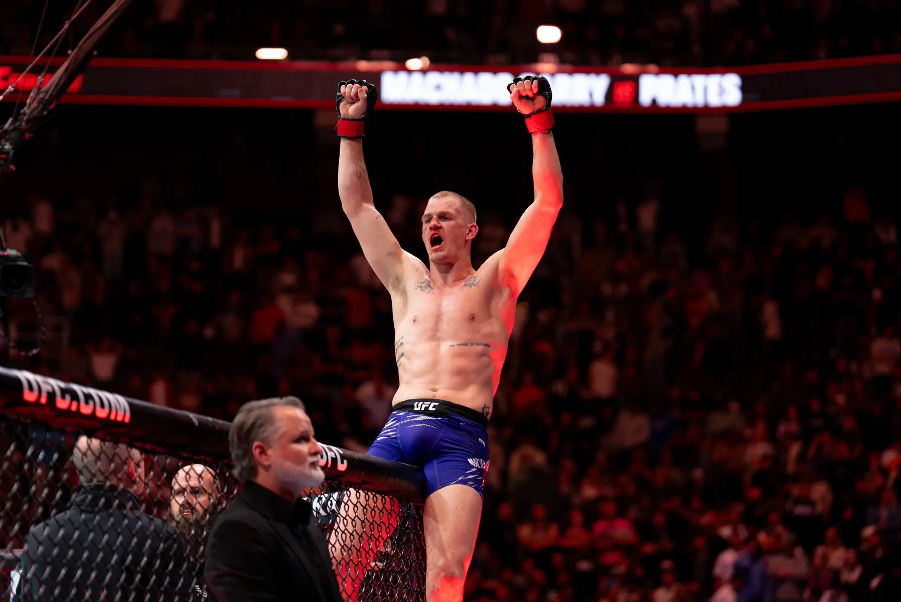 Big win for The Future in the #UFCKansasCity main event! 👊👏 #TKOTakeover 