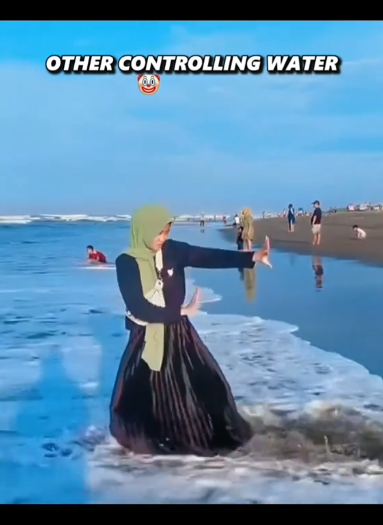 Other controlling water vs this guy💀🔥#trollface #edit #fyp #foryou #foryourpage #keppsupporting #trendingvideo #reallife #aquaman #edits #viralvideo #goviral 
