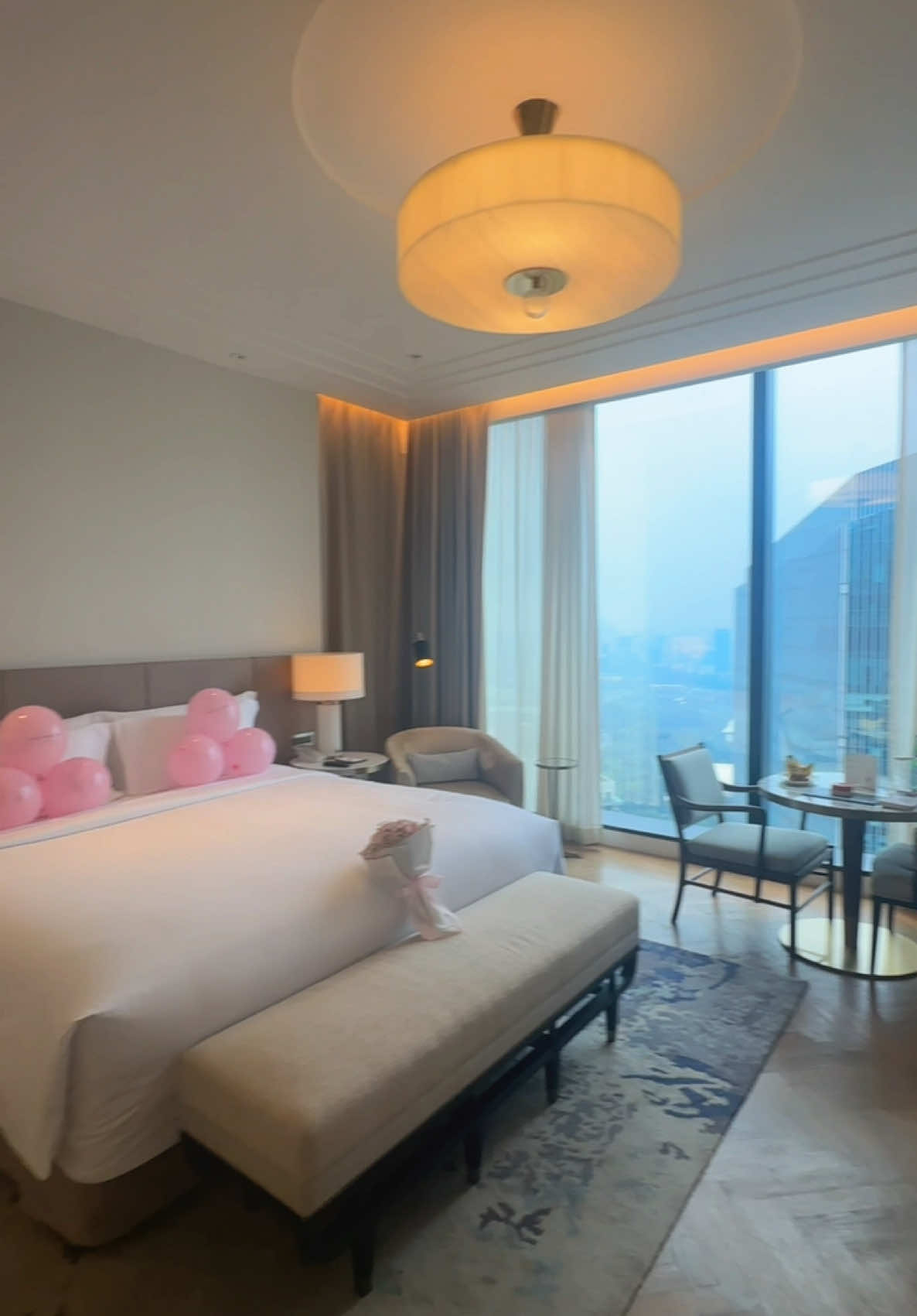 Deluxe King, The Langham Jakarta #reviewhoteljakarta #thelanghamjakarta #hotelmewahjakarta #reviewhotel #hoteljakarta 