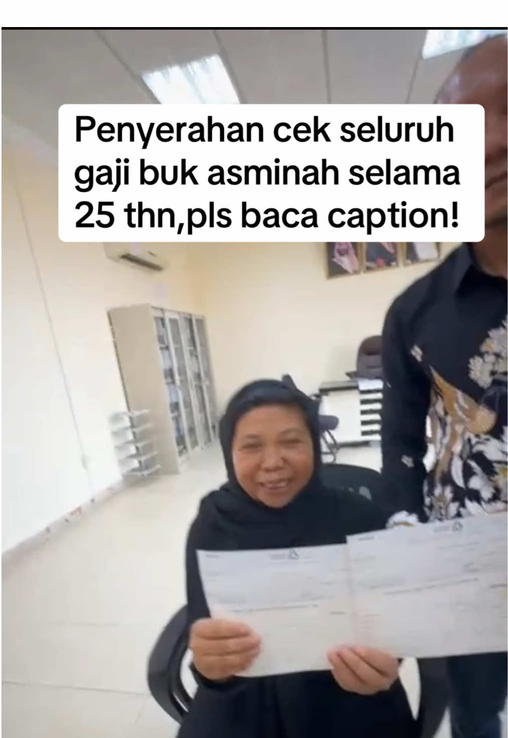 #fyp #tkwsaudiarabia🇸🇦🇲🇨 #bp2mi akhirnya setelah kami melalui berbagai proses yg tdk mudah yg menguras energi dan wkt,gaji yg tdk prnh terbayar selama 25 thn hari ini dibayar lunas,terimakasih kpd maktab amal jizan yg sudah sgt membantu dan do’a seluruh penonton dan semoga proses pemulangan bisa berjln lancar dan cepat🤲🤲