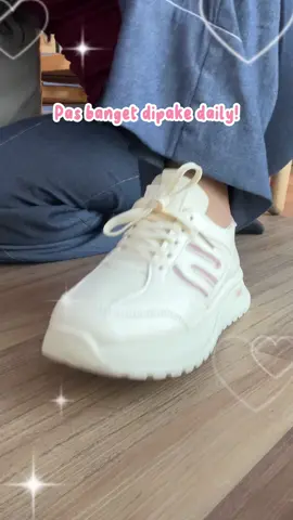 pas banget nih sneakersnya buat dipakai daily 💕 #sepatuwanita #rekomendasisepatu #sepatusneakers #sneakers #spilltiktokshop #pvnhoshi #pvn #fyp 