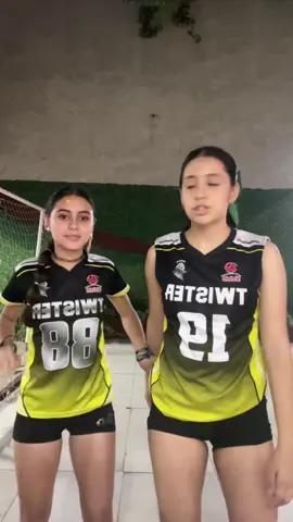 ese 2 pa2 #amigas #Love #guapas #duo #dupla #volleyball #trendingvideo @annaaa 