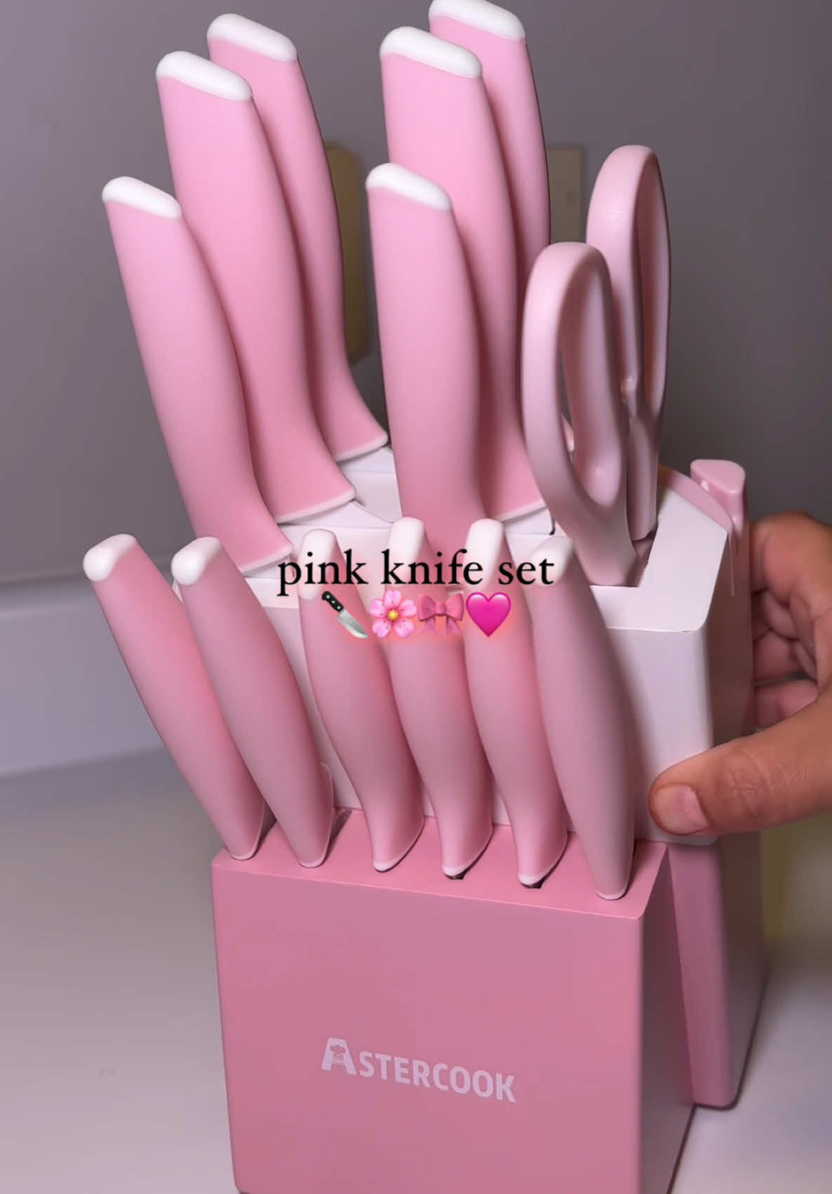 so pretty 🌸🌷🎀 #knifeset #fypシ #pinkknife #set #kitchenfinds #kitchenmusthaves #pinkaesthetic #girlthings #pinkeverything #springtok #springjoy #ttsdelightnow 