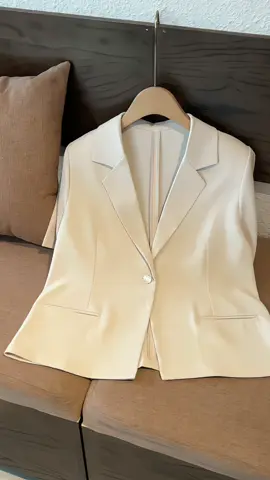 Áo blazer cộc tay dáng lửng vừa #xuhuong #viral #trend #aovest #aovestnu #blazeroutfit #blazer #aoblazer #aokhoac #aokhoacngoainu #aonu 