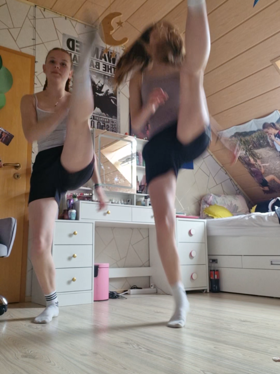 Hihi #dancer #viraldance #follow #bestfriend #diezweicoolstenkanalrattenderwelt #fame #textvideo #vira #fypagee #trendin #rich #memoriesbringback #lustig #tiktokgermany #fyyyyyyyyyyyyyyyy #foryoupage #tiktokjapan #tiktokamerica #tanz #tanzaniatiktok 