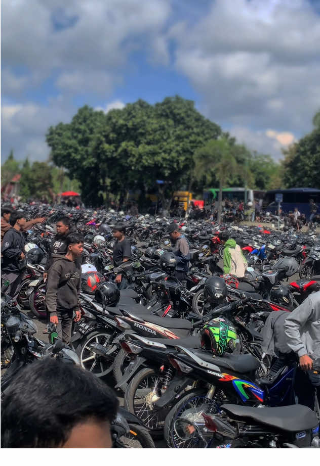 yang hadir kalian🤗 #kphganksoloraya🚀 #fypシ゚ #kphplatad #bahanswmubolo😁 #rajinnyoridegank🐣 #suprax125 #fyppppppppppppppppppppppp #supra125holic #kphsolostyle #fypage 
