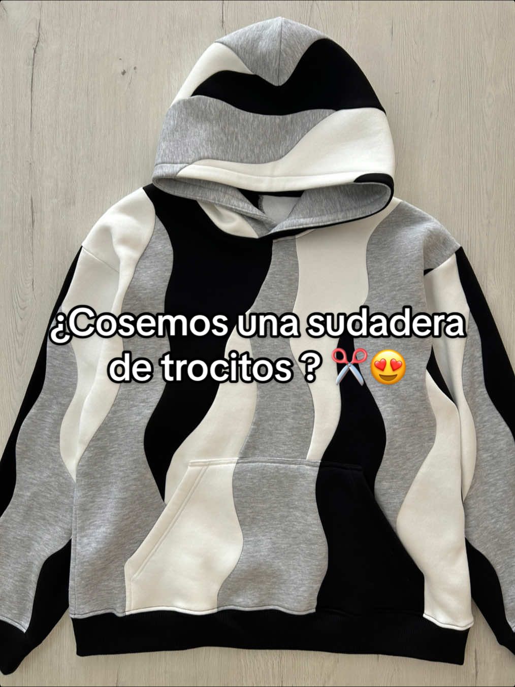 La sudadera con capucha de trocitos es un bombazo 💣de estilo😍  La confesión te llevará un par de días pero te lo aseguro de que merece toda la pena ❤️✅ Costura creativa. Tutorías de costura y patronaje. Tip de costura. Trucos de confección y arregloss de ropa. #Costura #sudaderaspersonalizadas #modasostenible #idea #estilo #diseño  #Confección #Sudadera #SudaderaConCapucha #DIY #HazloTúMismo #CosturaCreativa #PatrónDeCostura #CosturaFácil #TutorialDeCostura #Coser #CoserEsDivertido #Sastrería #CosturaParaPrincipiantes #ProyectosDeCostura #CosturaEnCasa #EstiloCasual #RopaHechaAMano #CoserConAmor #coserfacil #sewingtiktok #ideasdecostura #handmade #AprendeConTikTok #sew #sewing @Costura y confección  @Costura y confección  @Costura y confección 