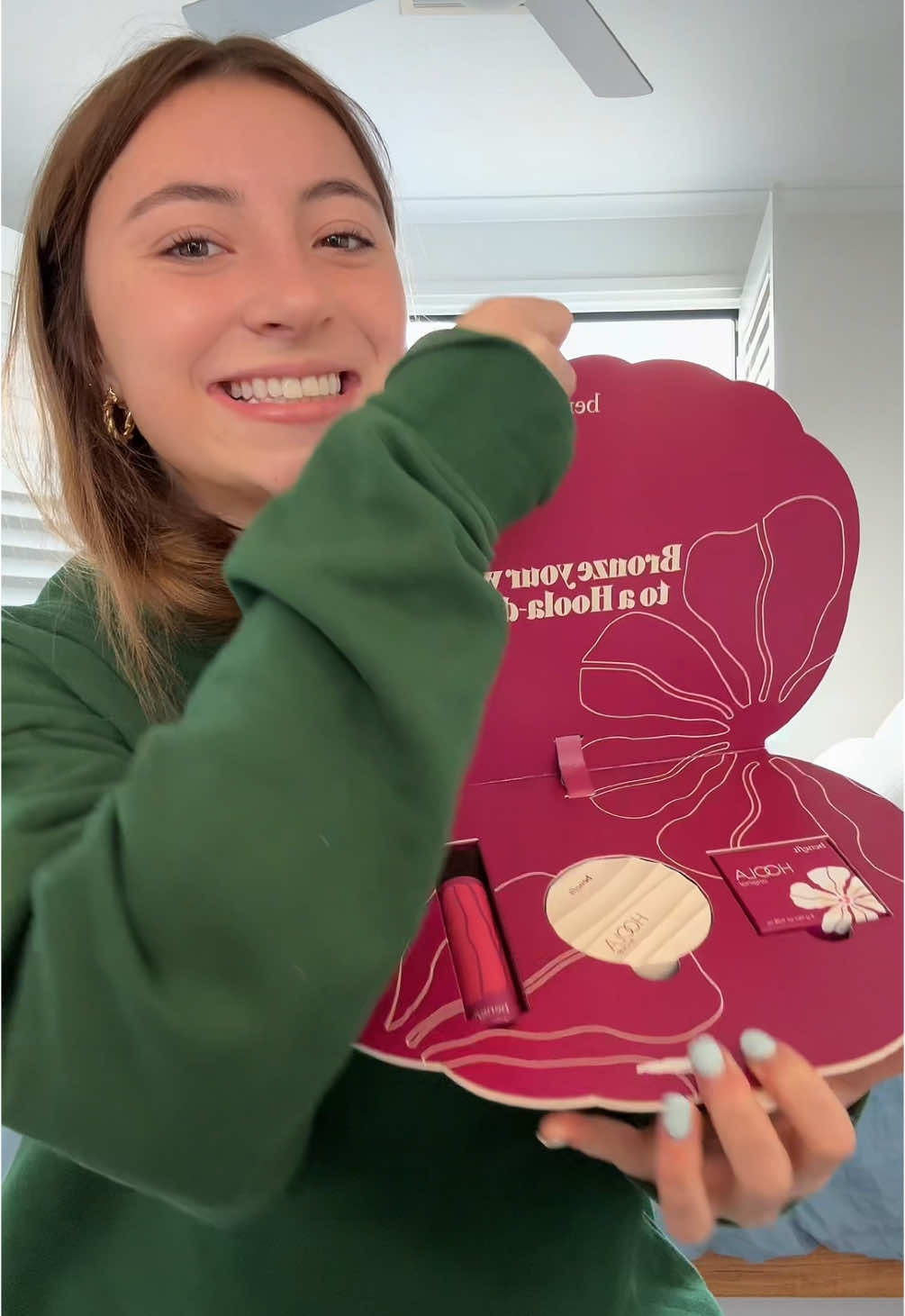 a cream version of hoola? im sold. this is not an ad i just loveeee @Benefit Cosmetics @Benefit Australia 🤗🤗🤗 #makeupreview 