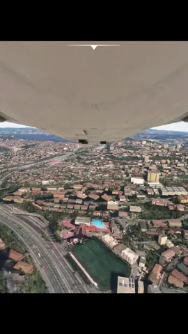 Vol à quelques centimètres des bâtiments à Istanbul, Turquie #aviation