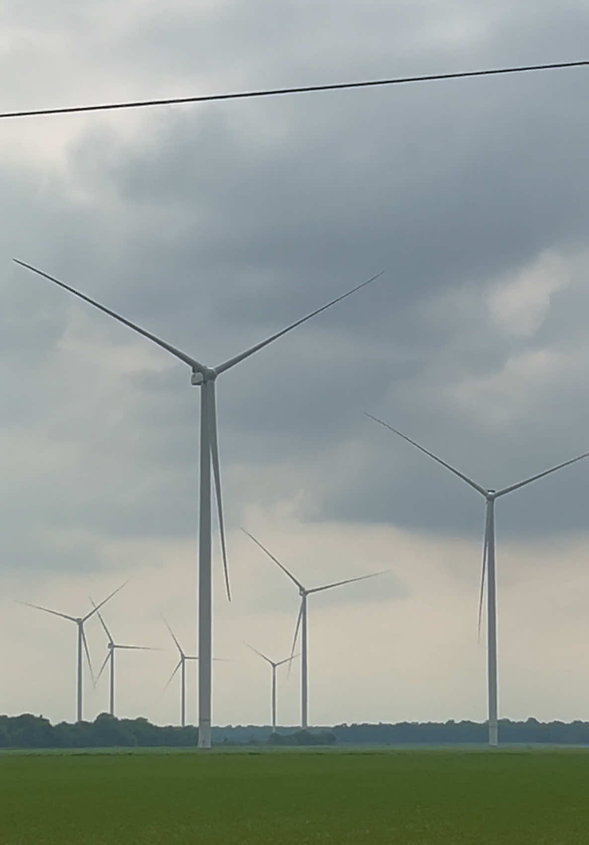 Wind Turbines in Wynne, Arkansas #windturbine  #windturbinearkansas #wynnearkansas #truesouthernaccent #arkansas    #alabamaaccent #southernaccent #foryou #foryoupage #fyp