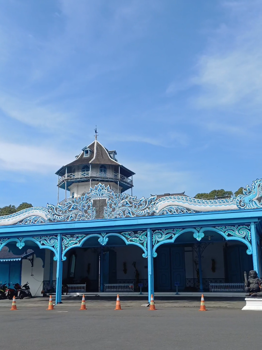 KERATON KASUNANAN SURAKARTA HADININGRAT #kasunanansurakarta #fypage #fyppppppppppppppppppppppp #xybca #masukberanda #masukberandafyp #masukfyp #fyptiktok #solo24jam #surakarta #keratonsolo #foryoupage #budayaindonesia #fypdonggggggg 