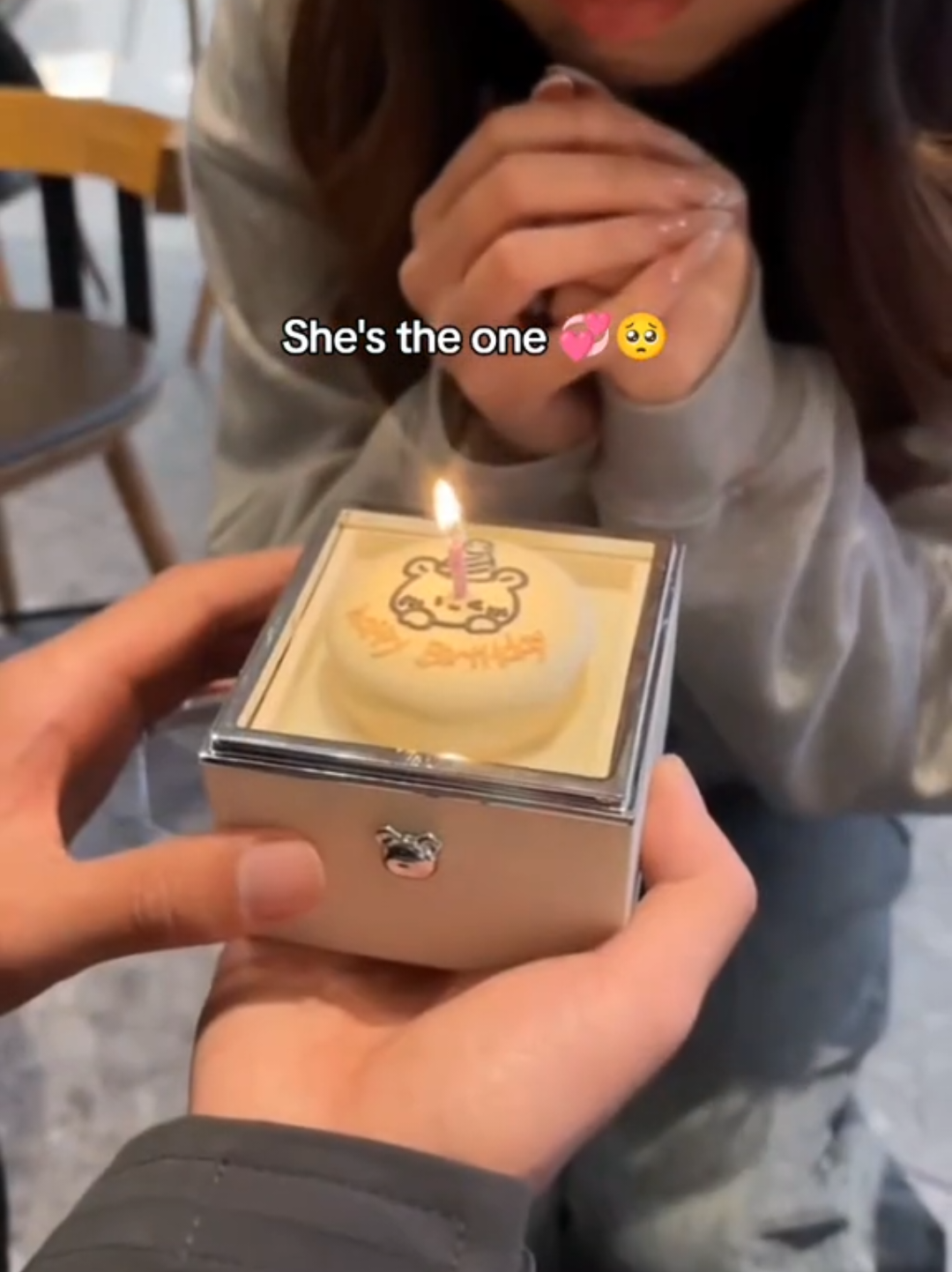 So sweet ❤️                          #promisering #ringbox #giftideas #kotakcincin #kadopacar #surprise  #kadoulangtahun #kotakkejutan  #tiuplilinulangtahun #anniversary #fyp 