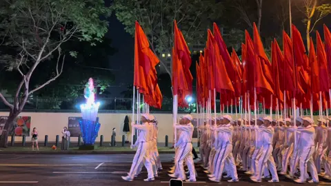 Hoà bình đẹp lắm Tổ Quốc ơiiiii🇻🇳🇻🇳#giaiphongmiennam #30thang4 #vietnam #vietnamtoiyeu #dieubinh #viralvideo #viraltiktok #xuhướng #xuhuongtiktokk 
