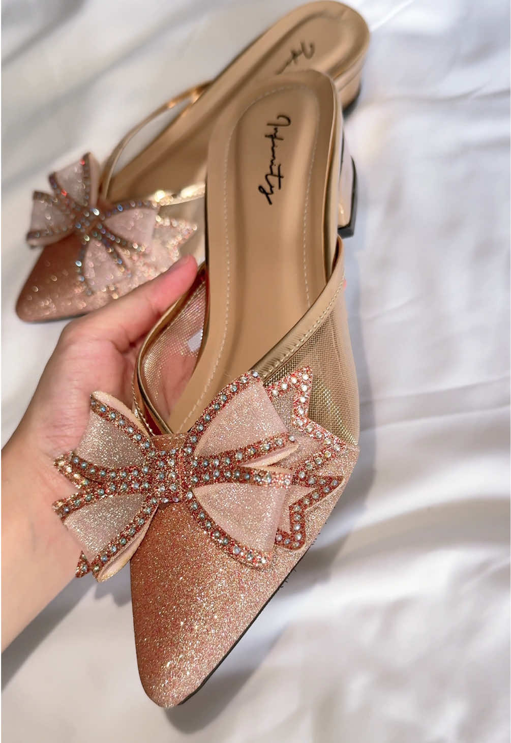 #heels #heelscantik #heelskondangan #heelspesta #rekomendasiheels #heelswanita #heels3cm 