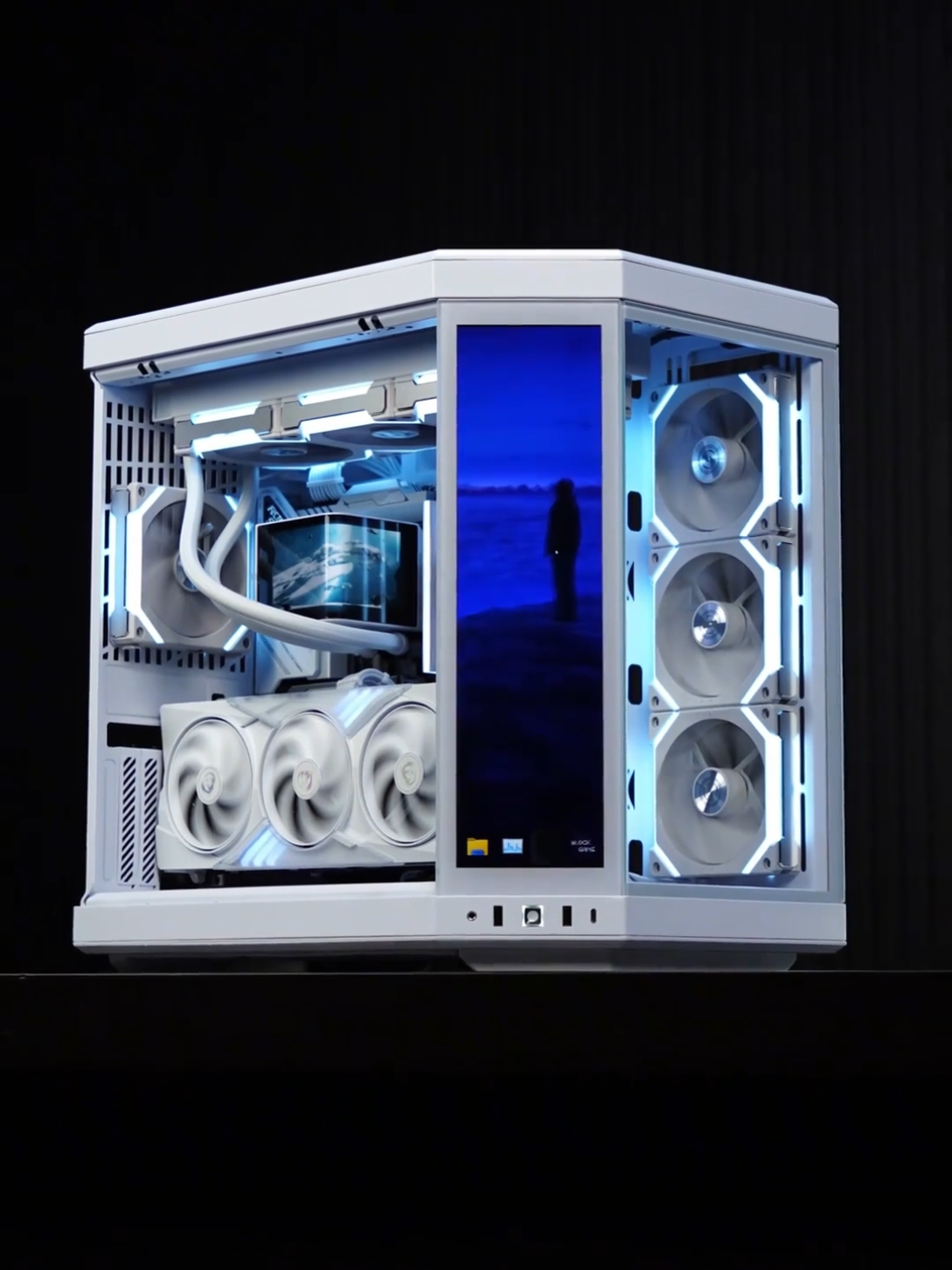 Weekly Cool PC Pick #1: Pure White Powerhouse 🌟 Meet the ultimate beauty AND the beast! This week’s pick is a jaw-dropping pure white build that packs serious power, featuring: • Intel Core Ultra 7 265K • ROG STRIX Z890A GAMING WIFI5 • TRYX Panorama 360 • ADATA XPG LANCER BLADE RGB DDR5 6400 CL32 (2x16GB) • WD SN850X 2TB • ASUS ROG Strix 1000W Gold Aura Edition • MSI GeForce RTX 5080 16G GAMING TRIO OC WHITE • HYTE Y70 Touch Infinite Love this setup? 🔗 Link in bio – Get yours now or chat with us! #gamingpc #pcbuild #CustomPC #gaming #SingaporePC #rtx5080 #rtx5070 #9070xt #GamingGear #simlimsquare 
