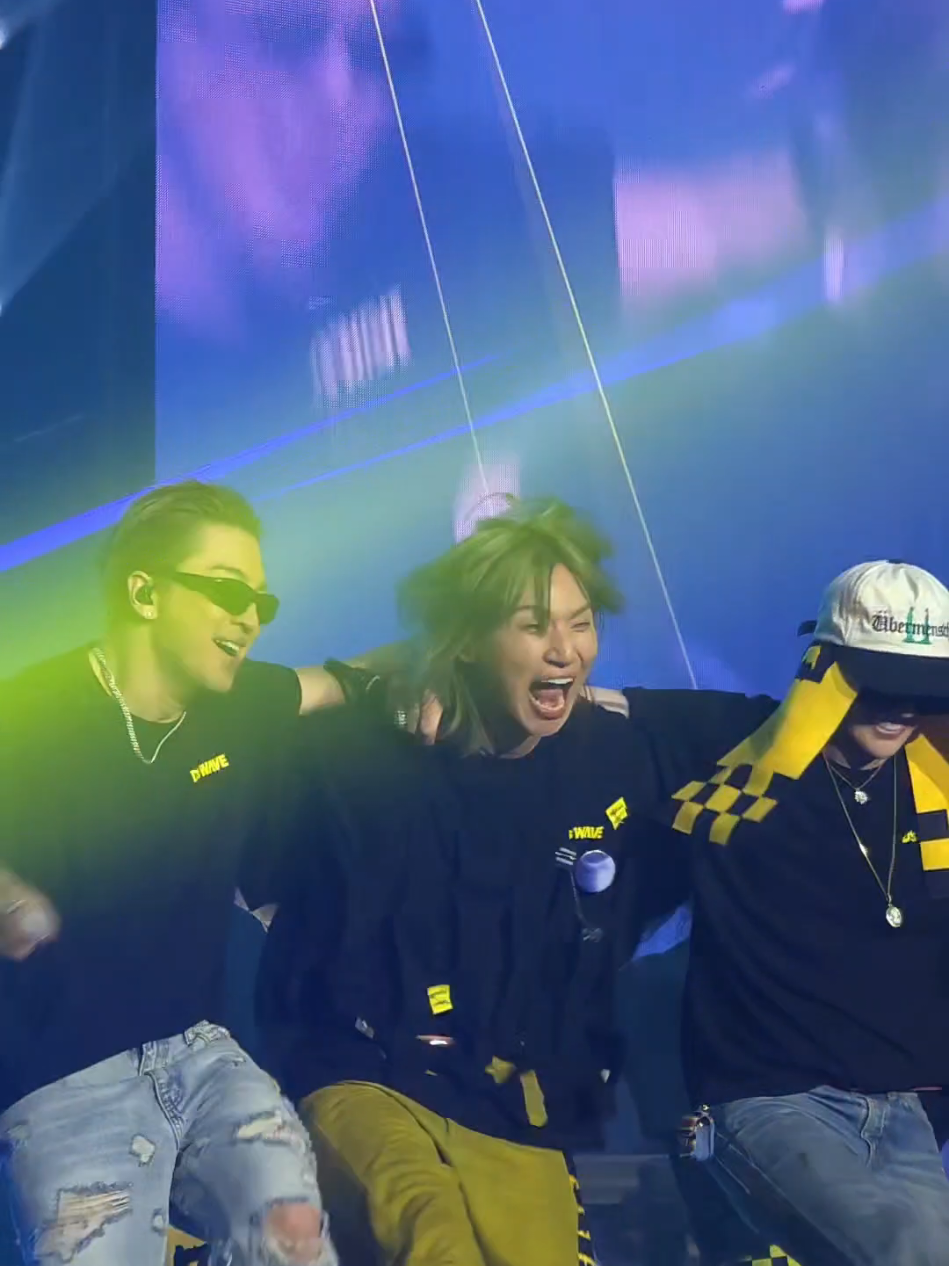 D's Wave - Daesung 2025 Asia Tour in Seoul 04/27 BigBang - Sober 맨정신 BROTHERS 4 LIFE 👑💛 VIP #bigbang #빅뱅 #daesung #강대성 #대성 #taeyang #태양 #SOL #동영배 #gd #gdragon #권지용 #지디 #sober #맨정심