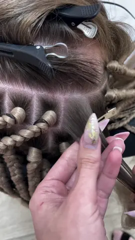 #trenzasboxeadoras #fyp #trenzasconkanekalon #kanekalon #face #viral #instagram #video #fypシ゚シ゚ #fypシ゚viralシ #trenzastyle #trenzasbonitas #paratodos #hairstyle #reelsfb #reelsfacebook #viralreelsfacebook #hair #trenzasdemoda #trenzas #eelsfacebook #reelsvideo #reelsinsta #trenzasafricanas #tiktokviral #trenzaspegadas #viralreels #parati #Love #happybirthday 