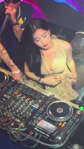 DJ Huyền Baby , Cô bé DJ 2k5 cực đáng iu nhà trồng của Carol🤭#dj #viral #fyp #nightlife #bar #xuhuong 
