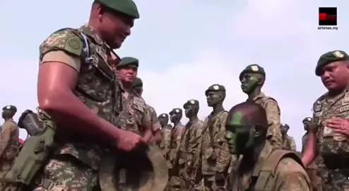 Tauliah GREEN BERET, Komando Malaysia.