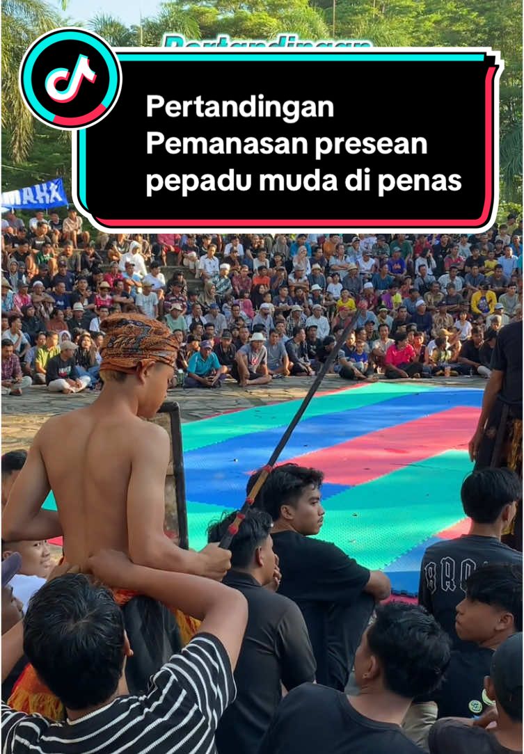 Presean Pertandingan pembuka pepadu muda dari sekotong mantap betul pukulannya #lombok #lomboktiktok #lombokvirall🌴🌴 #lombokculture🌴 #lombokbarat #presean #gerung #lombokviral #pepadu #sasak #lombokhits #tamankotagerung #pesonaindonesia #budayaindonesia #preseanlombok 