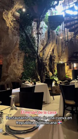 Review y parte de la historia del mesón de la cava, restaurante emblemático en Santo Domingo 🇩🇴. Ya habías visto o escuchado hablar de este lugar? Eduardo es uno de los colaboradores de más antigüedad de este lugar, muy amable, educado y atento. #mesondelacava #historiadelmesondelacava #restaurante #restaurant #gastronomia #gastronomiadominicana #saritajavier 