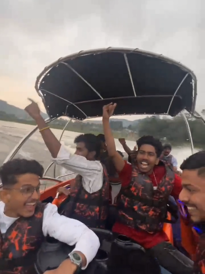 Gregory lake 😌@Mhd aru @Shazri  @Mr.SHÁÀZ🥀🍫 @Rippu  #fypシ゚viral  #fypシ #fyppppppppppppppppppppppp #fypシ #lake #boatride #exiting 