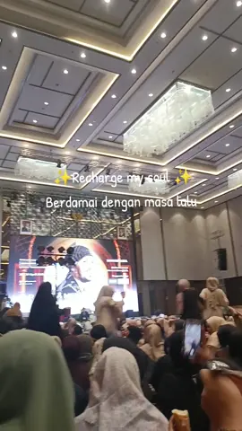 berdamai dengan masa lalu, Allah yang mempunyai takdir dalam kehidupan tugas kita sebagai manusia hanya menjalankan saja dengan ridho Allah. #ustadzhananattaki #ayahamanahsharingtime #ayahamanah #ustadzhananaattaki 