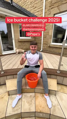 I nominate @antoniorongione @LARCO BARRHEAD @Pepe’s #fishandchips #icebucketchallenge #icebucketchallange2025 #fyp #foryoupage #viral #andysgoldenfry #ainteasybeinggreasy #funny #nominate #ice #waterbucket 