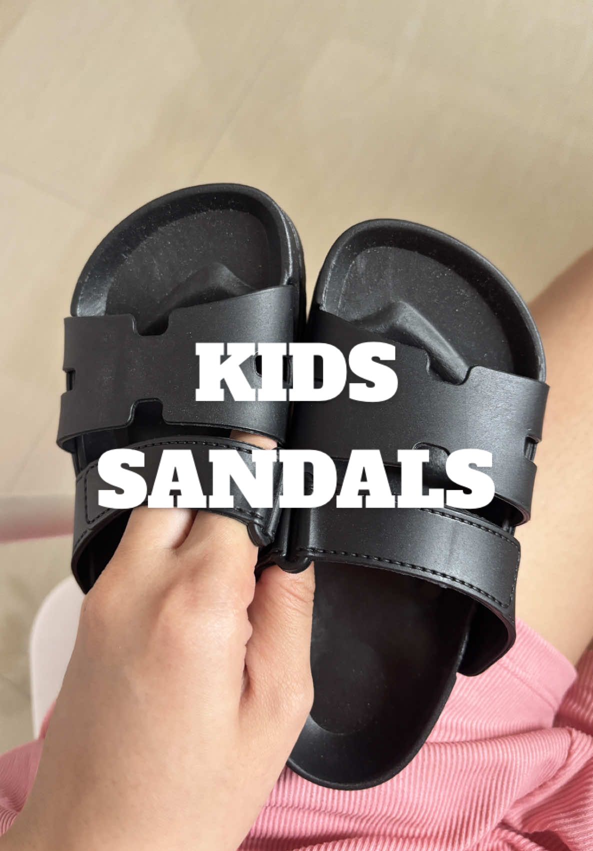 Ganitong kids sandals ang maeenjoy isuot ng mga kids this summer! #sandalsforkids #kidssandals #kidsslippers #kidsootd 