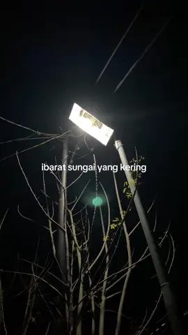 hmm #fyp #foryou #foruoupage #foryoupage #xybca #lagulawas #masukberanda #untukmu #viral #fypシ゚ #galaubrutal #malam #sepi #laguindonesia #galau #fyppppppppppppppppppppppp #tiktokviral #trendingvideo #batik #rama #swgalau #storygalau 
