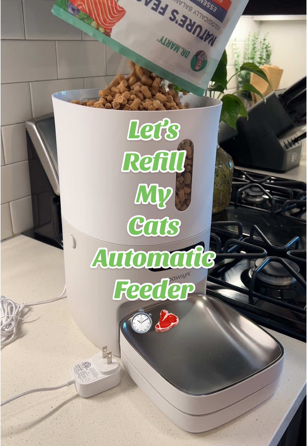 Refilled & ready to go ⏱️🥩 #refill #automaticfeeder #catfood #rawfed #freezedriedraw #catnutrition #catfoodrefill 