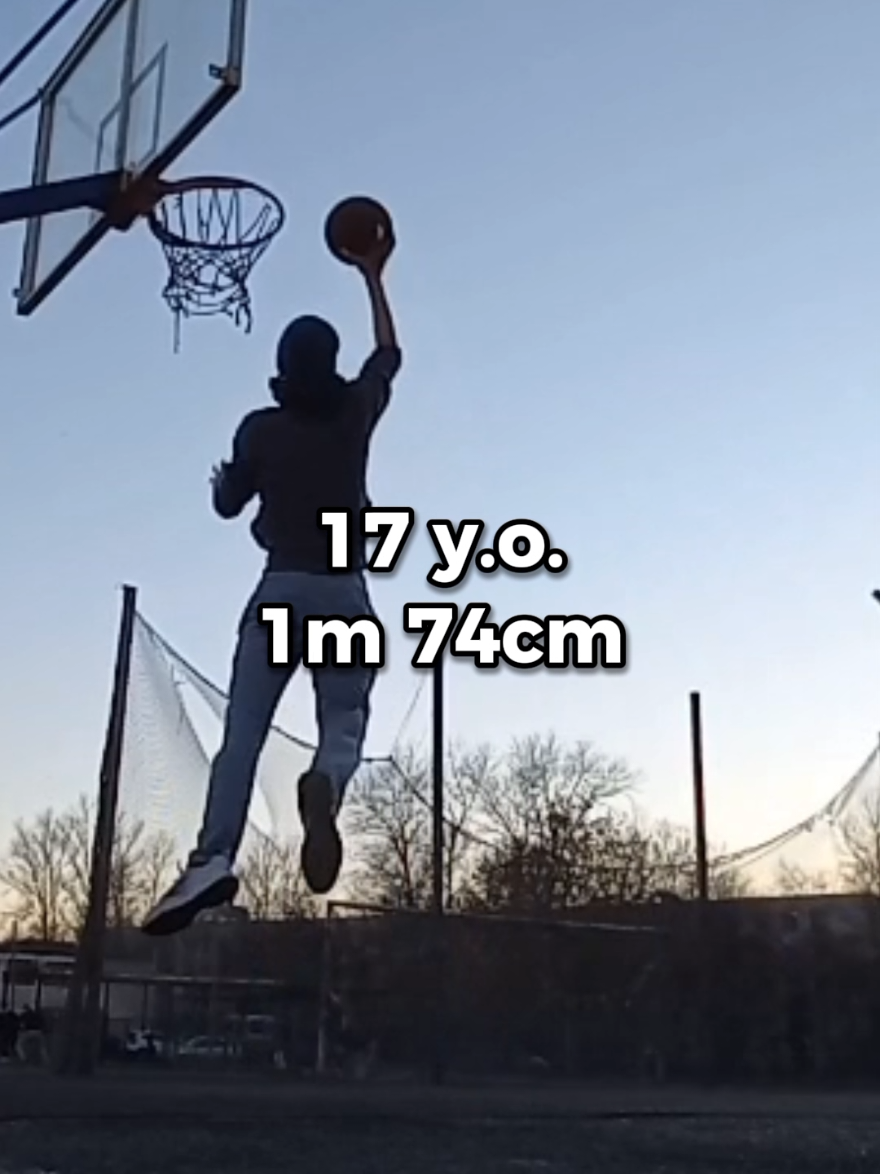 How much did I grow up?  #dunk #dunker #dunks #progress #jump #hoop #basketball #basketball🏀 #rim #hoop #tall #jumptraining #viral #jumper #jumping #bounce #данк #данкер #прыжок #баскетбол🏀 #баскетбол #вертикальныйпрыжок #съем #данки #баскет #прогресс #тренировки #тренировка #ballislife #10feet