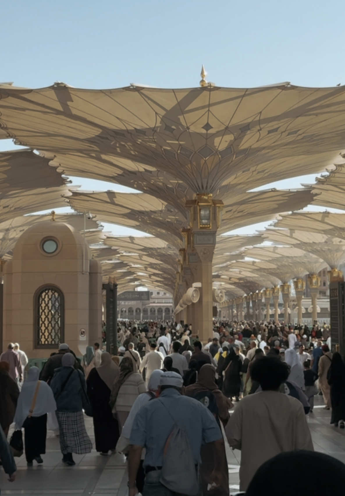 Fa inna ma'al-'usri yusra 😇✨🤲🏻 #rindumadinah #madinah #lahawlawalaquwataillahbillah #umroh2025 