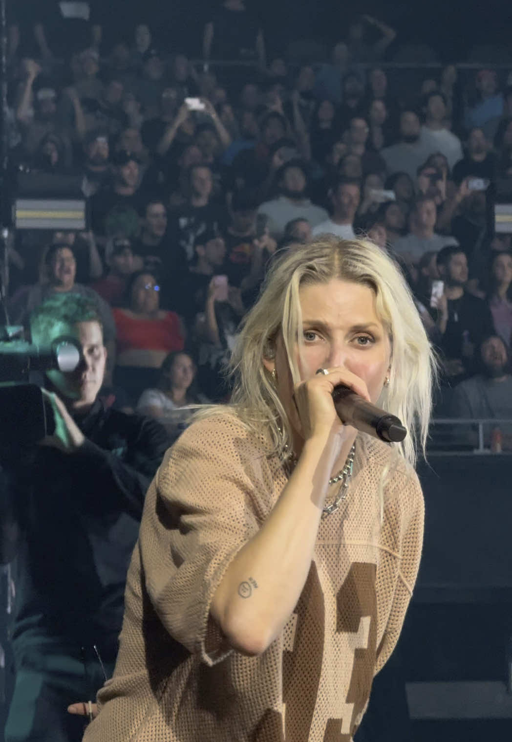@Linkin Park Emily is a beast! #linkinpark #austin #texas #rock #numetal #concerts #show #live #mikeshinoda #emilyarmstrong 