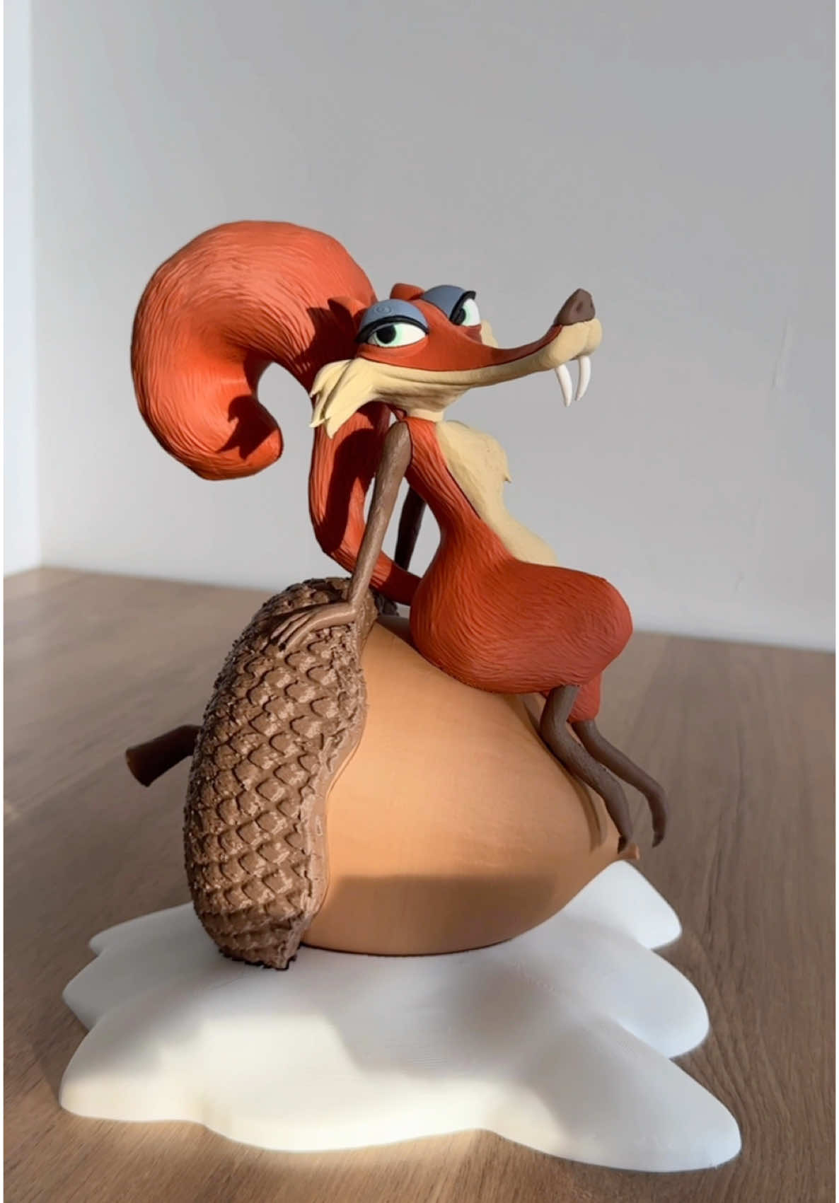 Scratte 😍🧊 Je ne sais pas ce qu’aime plus Scrat entre son gland et Scratte (son alter ego féminin) dans l’âge de glace !  Le modèle est de @Mix&Bits et je l’ai imprimé sur ma Bambu H2D @BambulabGlobal avec des filaments @Polymaker 3D filaments !  #scrat #iceage #agedeglace #scratte #3dprinting #3dprint #impression3d #bambulab #h2d #madewithh2d #bambuletsmakeit