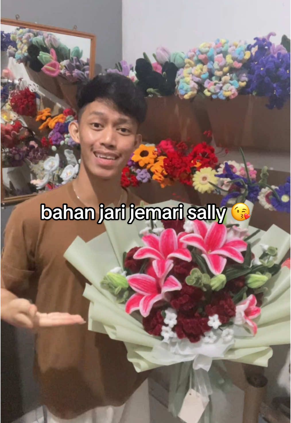 Kayak orang bener  Toko 🍊 : HEATHERSTORY  #rose #bungamawar #lily #pipecleanerflowers #pipecleanerart #pipecleanerflowerstutorial #buketbunga #buketmawar #bouquet #buketwisuda #buketsolo #buketmurah #surakarta #surakarta24jam #solo #solo24jam #boyolali #boyolali24jam 