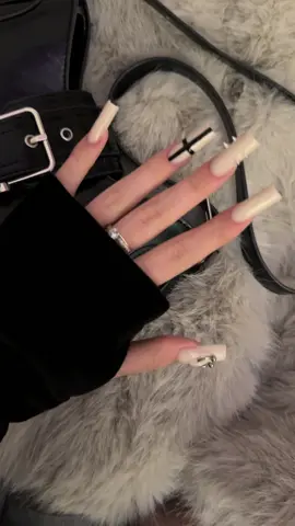 ✝️#дизайнногтей #маникюр #ногтидизайн2025 #маникюр2025 #ногти #nails 