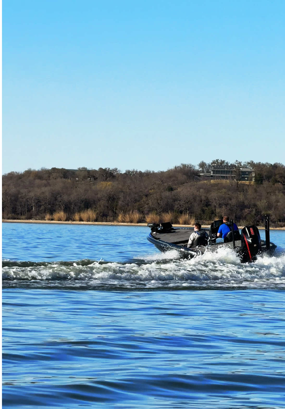 Turn and burn. #FalconBoats Superior design. Superior handling. Superior experience.  #bassboat #boating #bassfishing #largemouthbass #smallmouthbass 