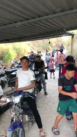 Chủ nhật đồng người hơn du lịch cầu gỗ sóng pa 😅😅#xhuongtiktok #xhuong #fyp 