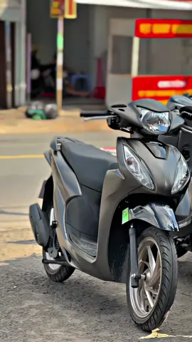 Vision đặc biệt nâu đồng 2025 vẫn là cái gì đó 🤎#xuhuong #xetragop #xenhậpkhẩu #honda #TikTokAwardsVN #xeđộkiểng #viral #fyb #vision2024 #vision2025 #vision110 #vision #visiondokiengdep #xedovietnam #visiondacbiet 