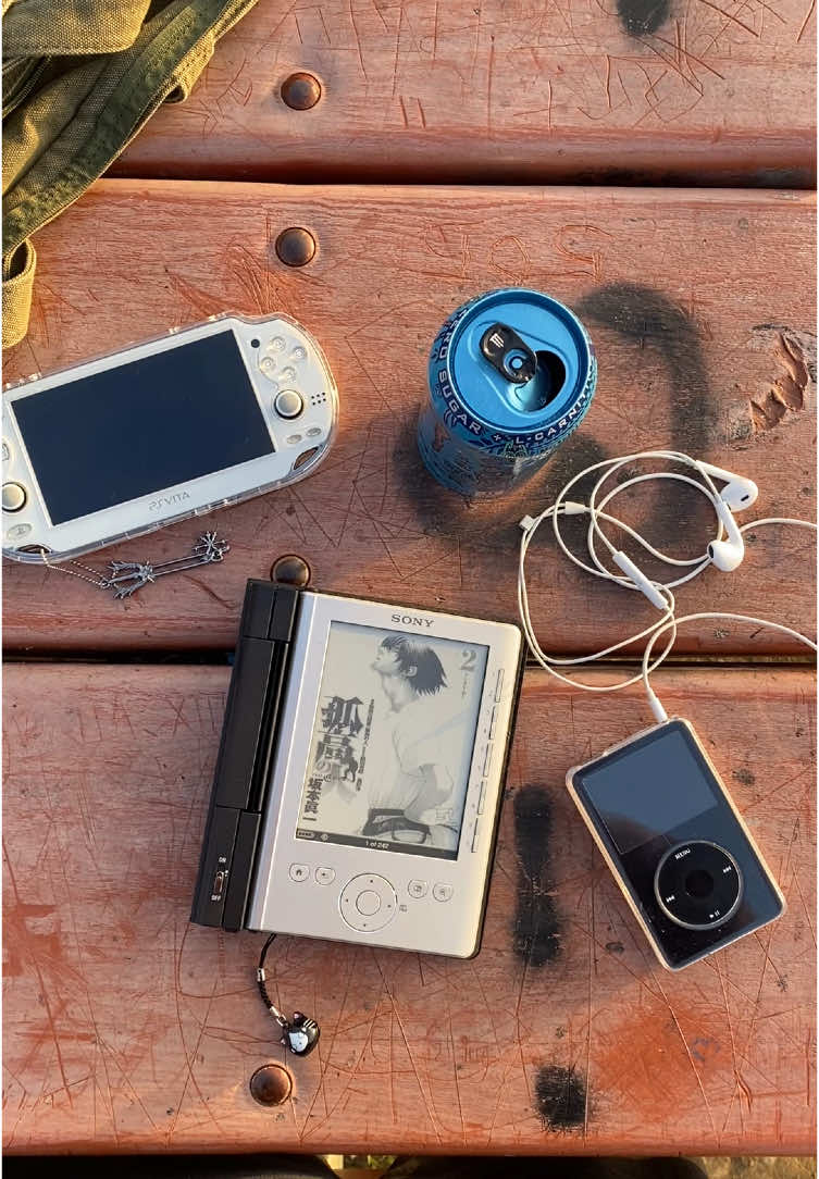 serene ahh view #sony #psvita #ipod #y2k #gaming #theclimber #finalfantasy #foru #fypシ #soulxsteez 