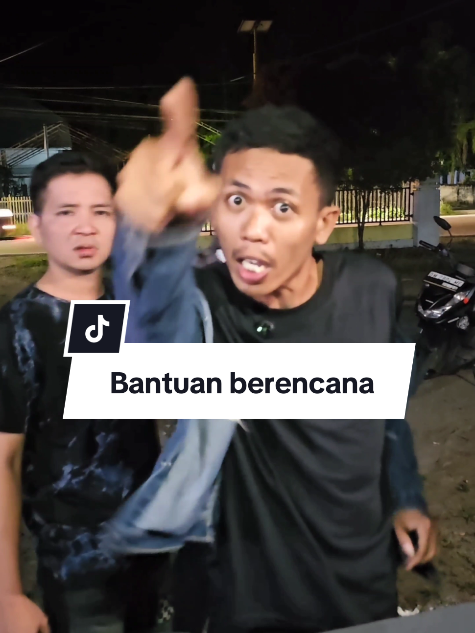 Bantuan berencana 🤣 #lembetue #komedi #gorontalofyp  @KAPALA DESA LEMBETUE @Mommy Jhasmine aLaydrus @gTC_BangKanYo @𝙶𝚃𝙲_𝙰𝚕𝚞𝚗 𝙴𝚋𝚘𝚝 @Daddy NOORMAN CAMARU @GTC_OM APIN LELE @LS 🦁 RIZKI ELFRISCA ZLD 
