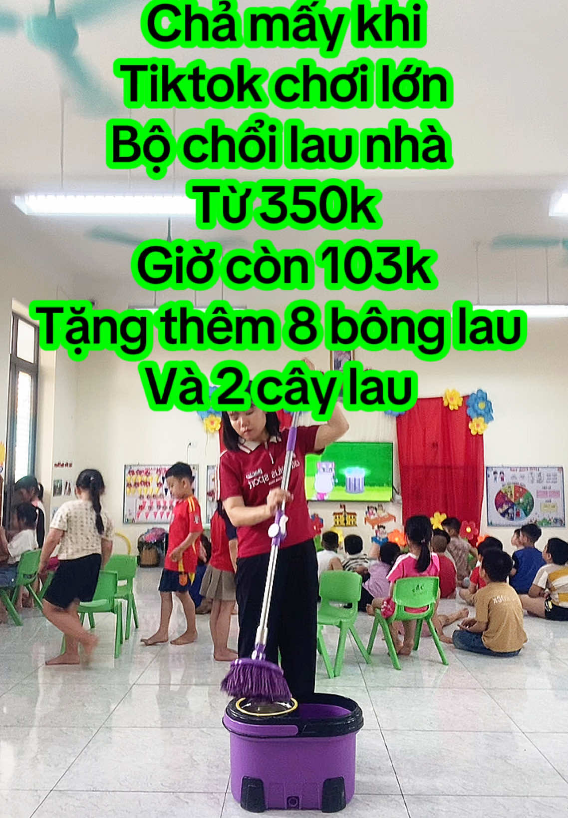 Chả mấy khi Tiktok chơi lớn Bộ chổi lau nhà  Từ 350k Giờ còn 103k Tặng thêm 8 bông lau  Và 2 cây lau #choilaunha #choilaunhathongminh #choilaunhatuvat #mebimsua 