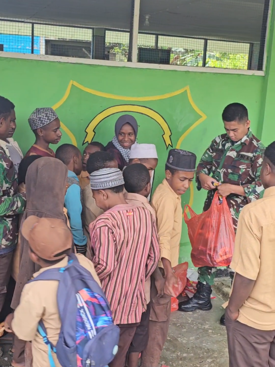 terimakasih banyak buat kakak@RuthWinanda sudah memberikan sedikit rejekinya untuk anak2 di papua,semoga berkat selalu,dan rejekinya di lancarkan# #CapCut #papua #fypシ #fyp #fyp #viral #salingberbagi #satgaspapua 