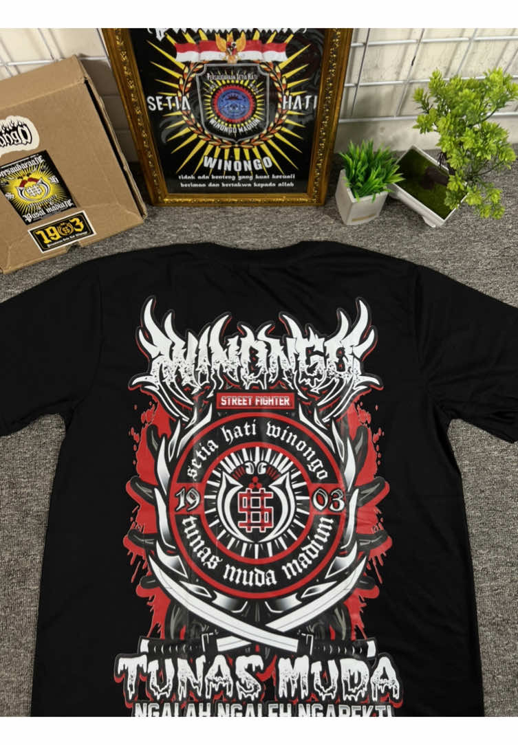 New desain dulur kaos winongo, bahan dtf premium dan sudah free stiker🥰 buruan cekout dapatkan promonya !! Untuk keranjang kuning dibawah ini 🛒⬇️ #pshwpusatmadiun #pshw_tm_1903 #esteka1903 #pshwindonesia #winongomadiun #pshwtulungagung #pshwtrenggalek 