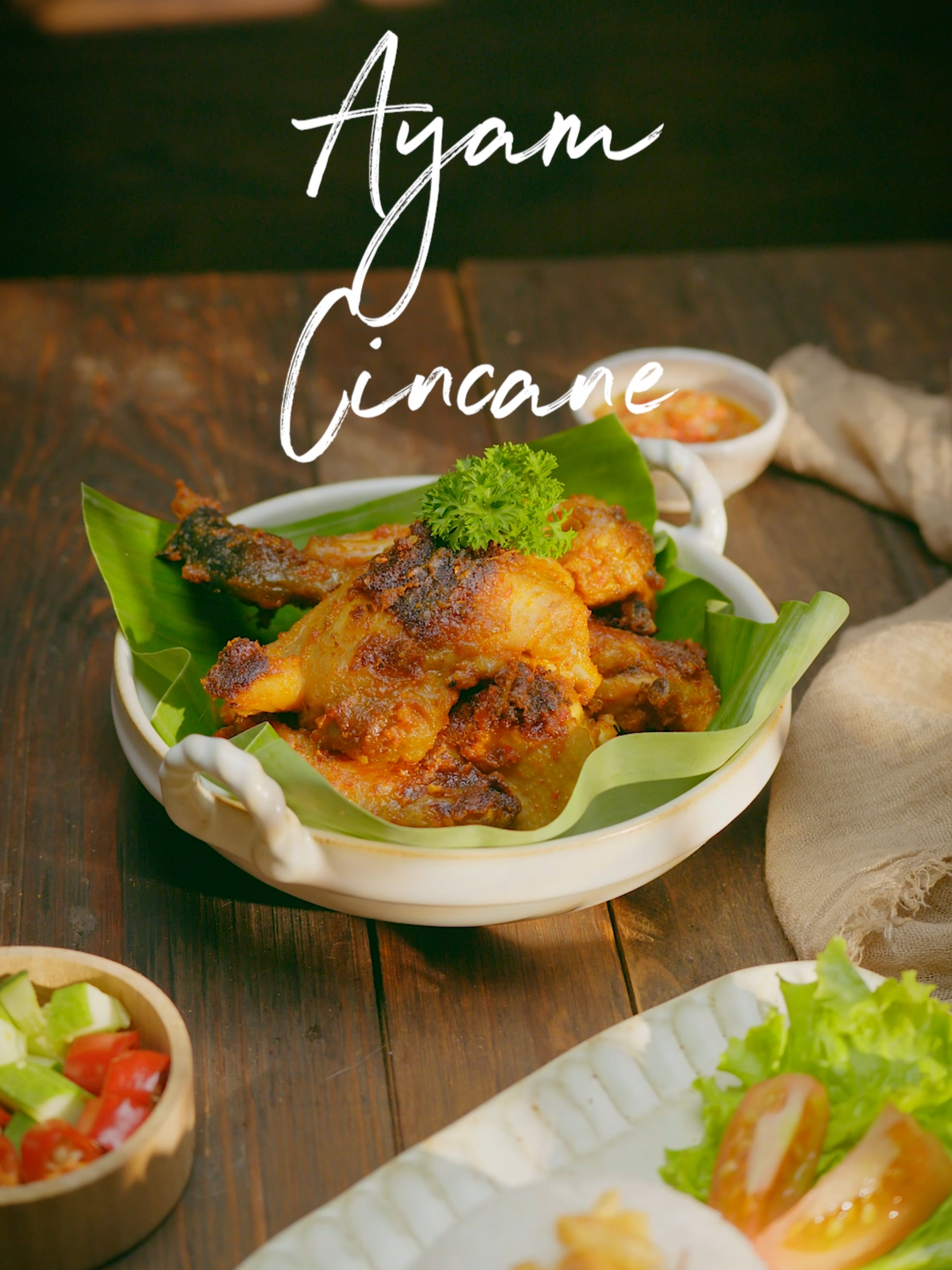 Bosen masak ayam gitu-gitu aja? Cobain deh, masak Ayam Cincane khas Samarinda yang rasanya gurih dan pedas ini. Bener-bener bikin ketagihan!