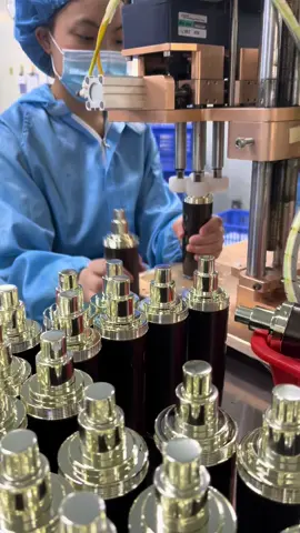 Cosmetics factory workers #brand #factory #OEM 