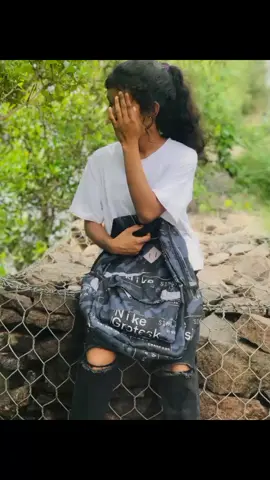 Diura kynna ppuvt thurulu velaa😭💘#Dewmi #trending #fypシ゚ #foryoupage 