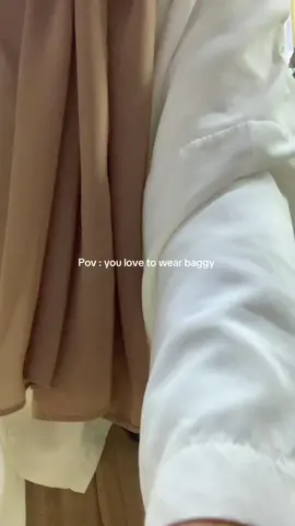 korang g grab this baggy blouse. Kain dia tak keras but sangat sangat flowy 😍 tekan beg kuning cepat meh #fyp #affiliatemarketing 