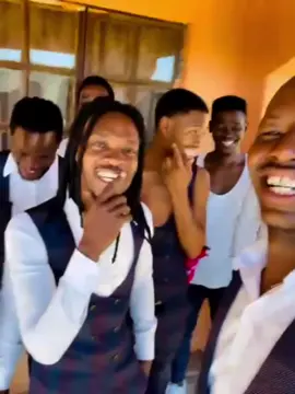 Hallo Fam😊😊. Ake sihlabelele ekabhutiSjava @1020 Cartel  